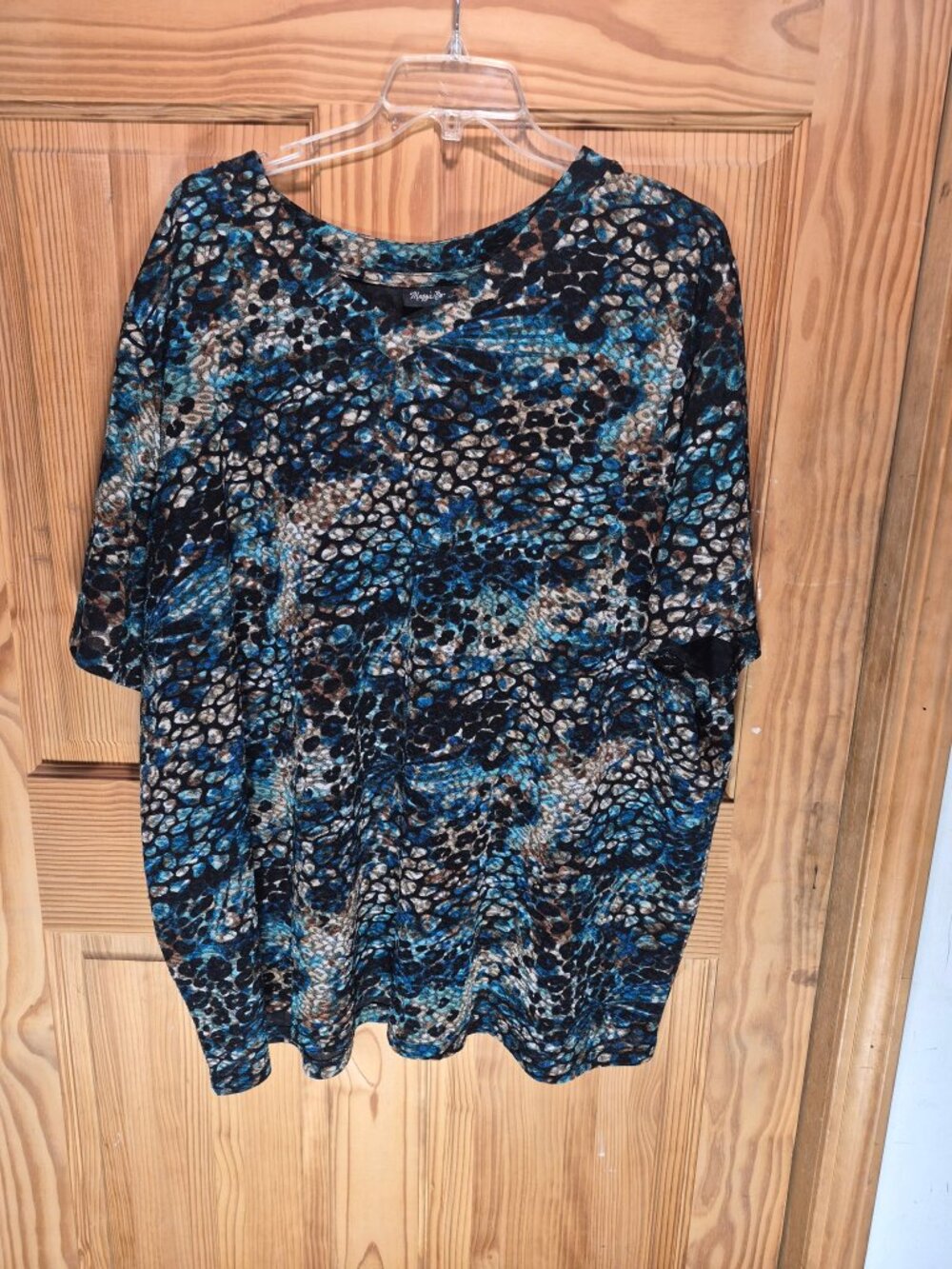 Maggie Barnes 5X 34/36 Short Sleeve V-neck top EUC
